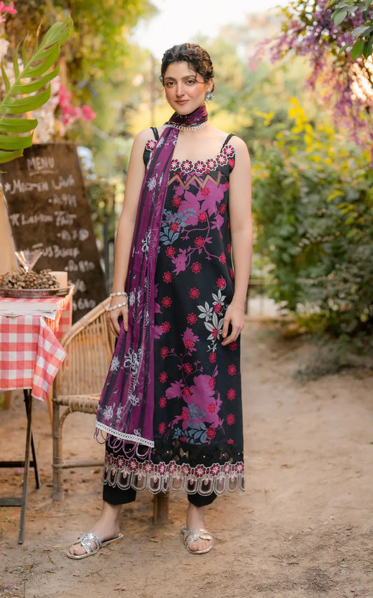 Asifa and Nabeel | Gulkari Lawn 25 | D5