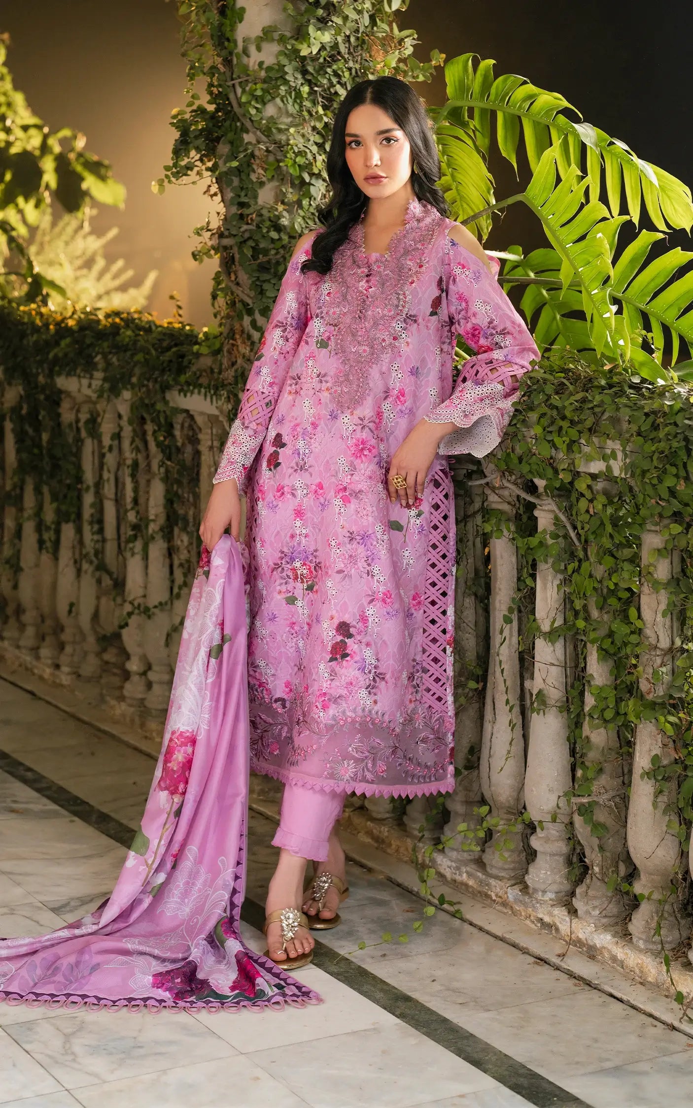 Asifa and Nabeel | Gulkari Lawn 25 | D4
