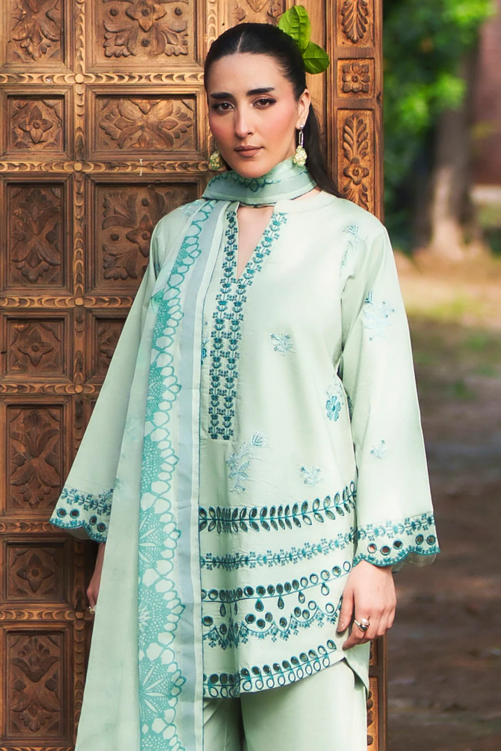 Rashid | Garden Reverie Luxury Embroidered Lawn | 3705