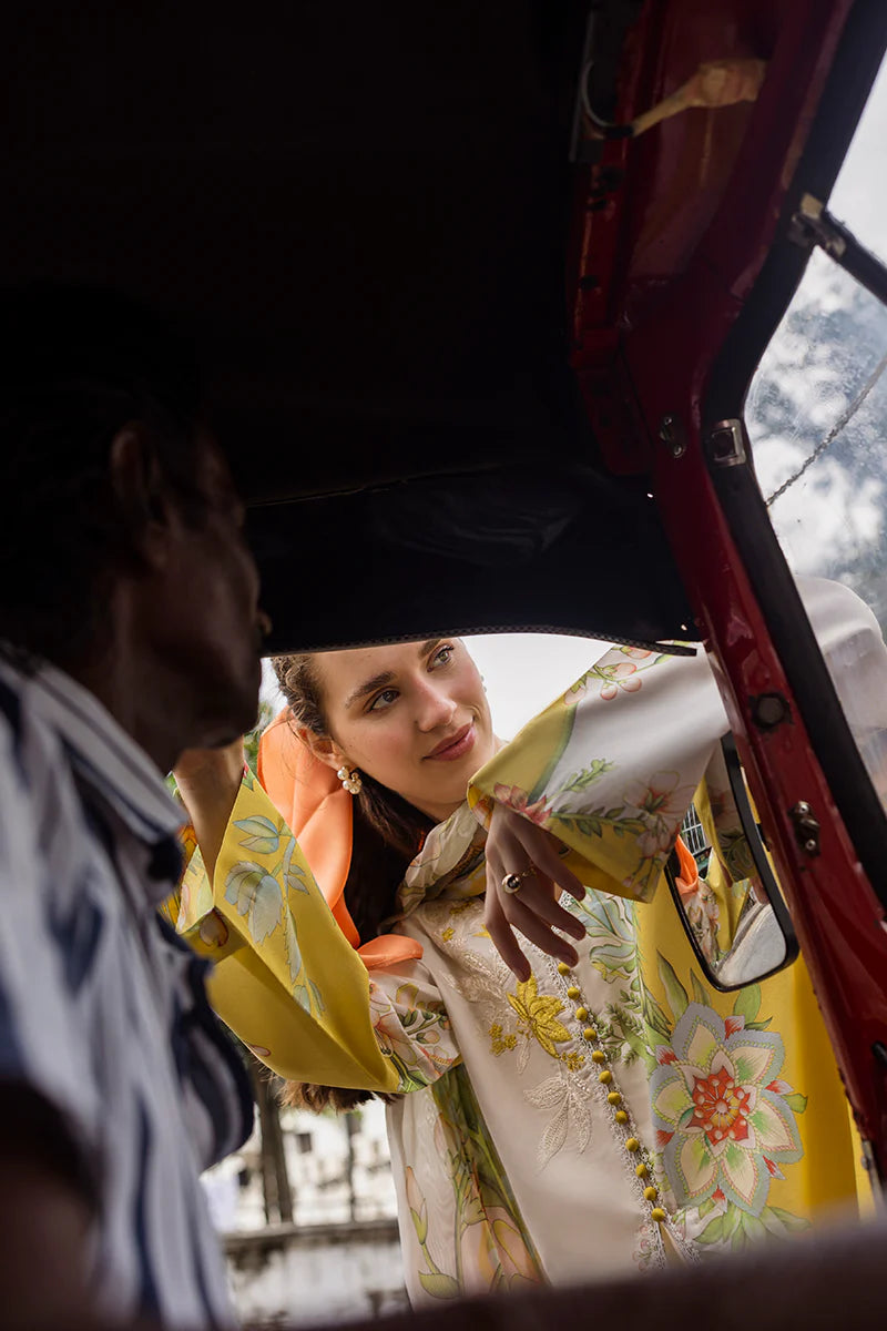 Mushq | Hemline | Corina