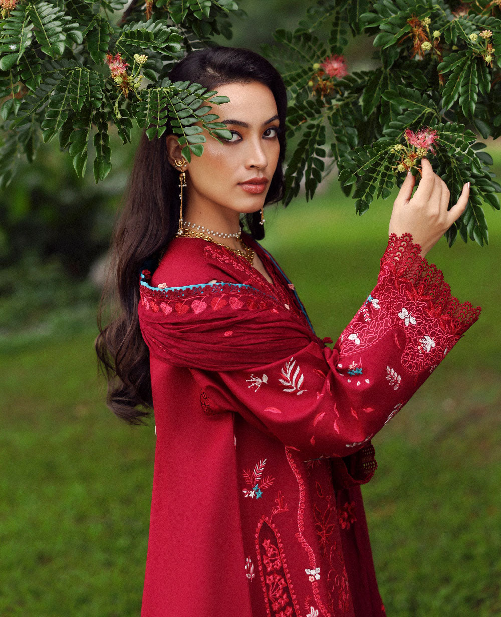 Republic | Lilas Luxury Unstitched Lawn '26 | Isara