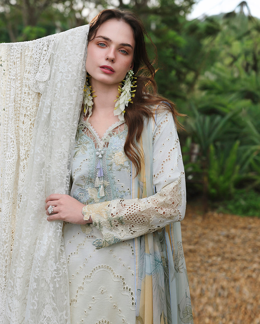 Mushq | Hemline - THe Secret Garden VOL 3 | Ivory Botanica