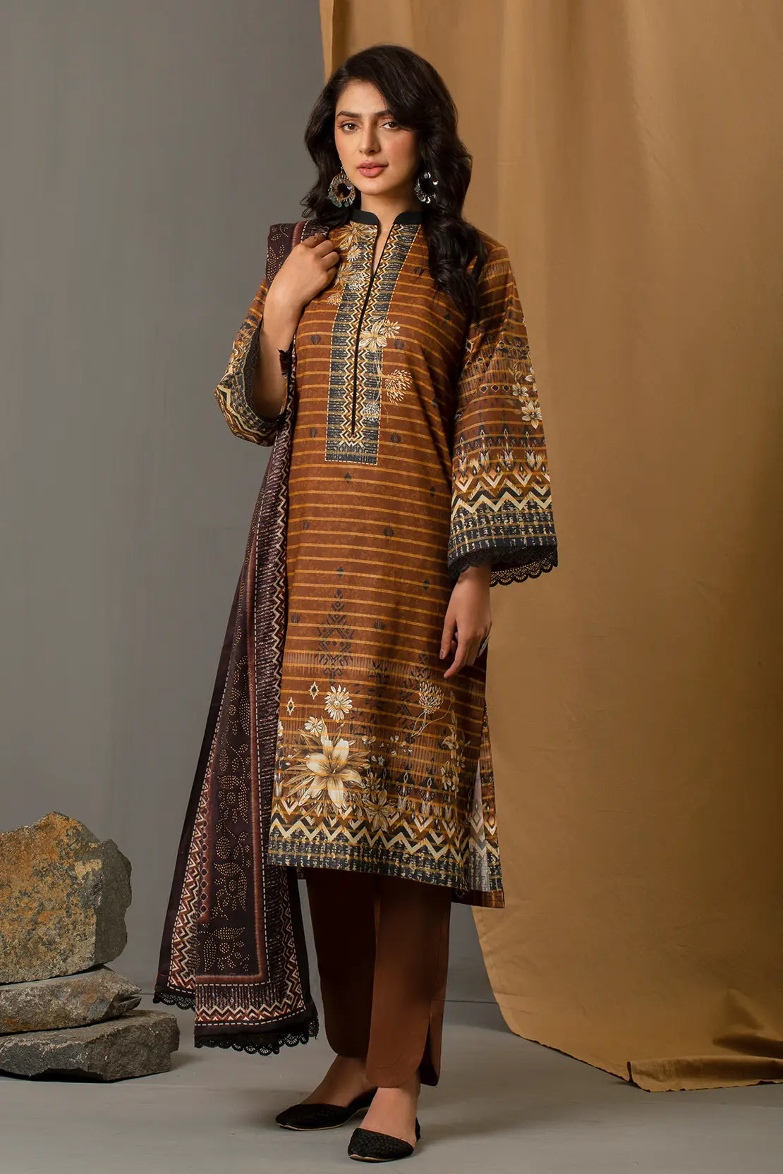 3 Piece – Premium Printed Khadar – 8341