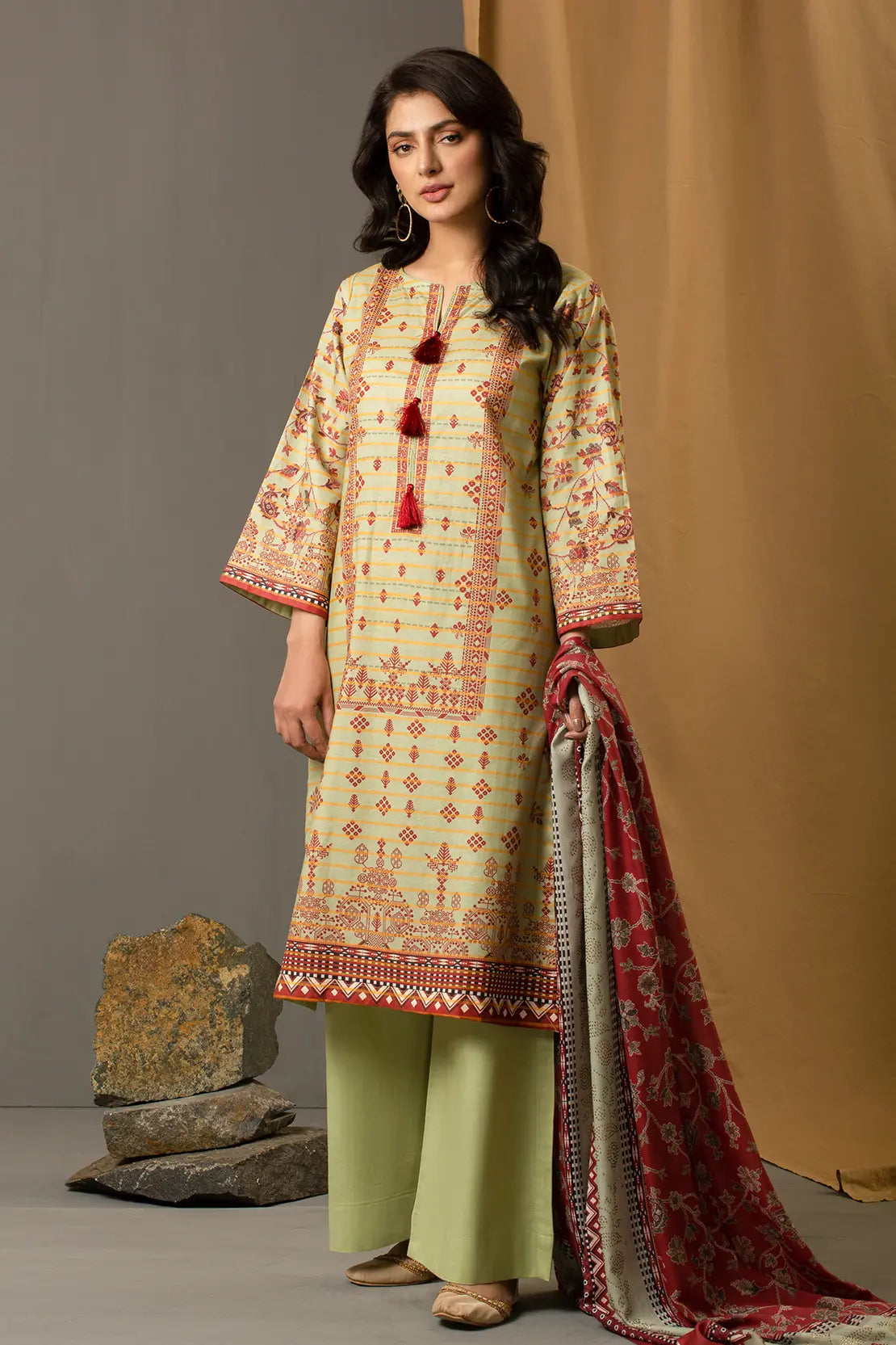 3 Piece – Premium Printed Khadar – 8350