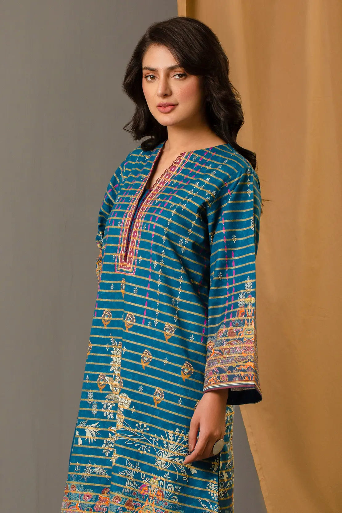 3 Piece – Premium Printed Khadar – 8342