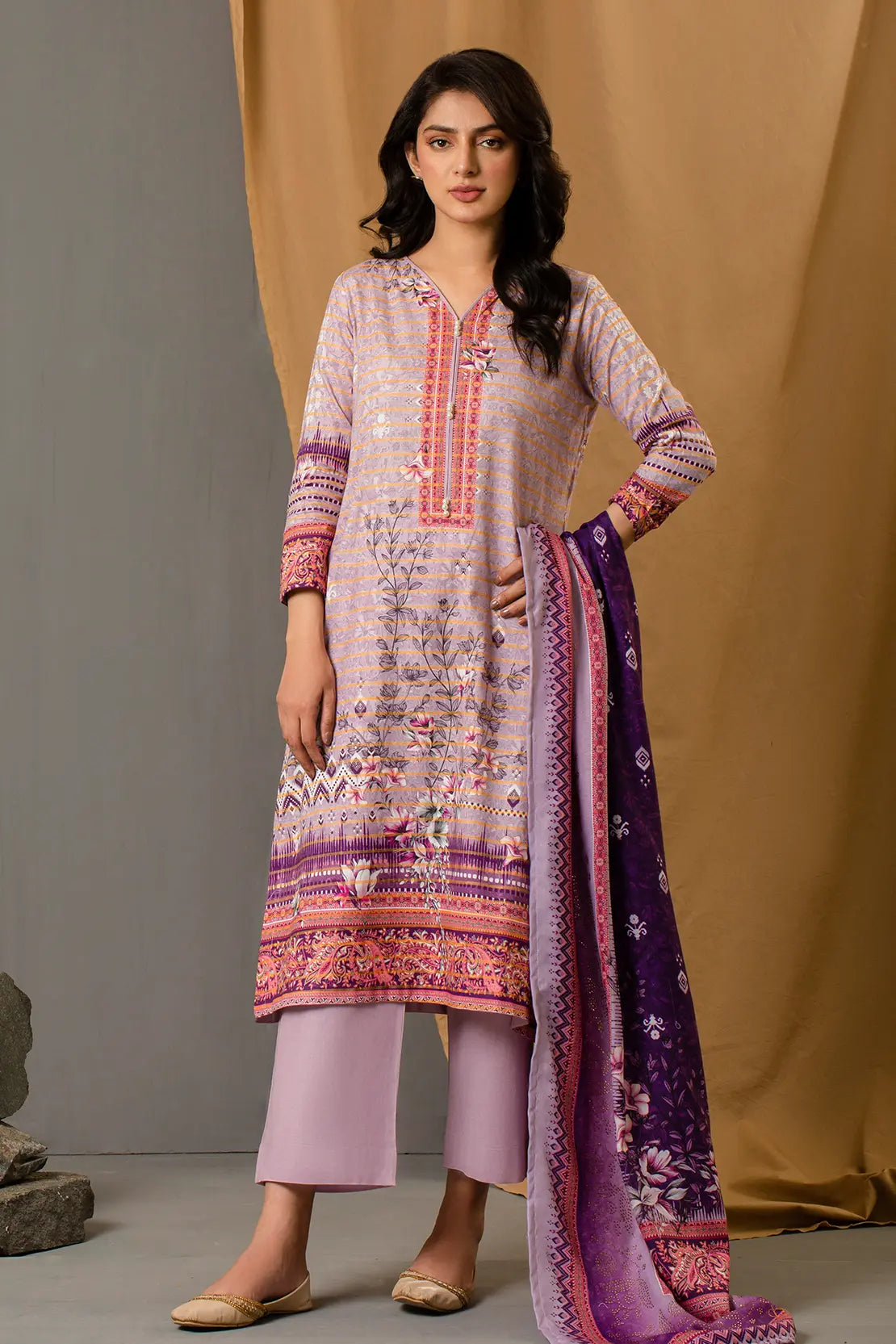 3 Piece – Premium Printed Khadar – 8344