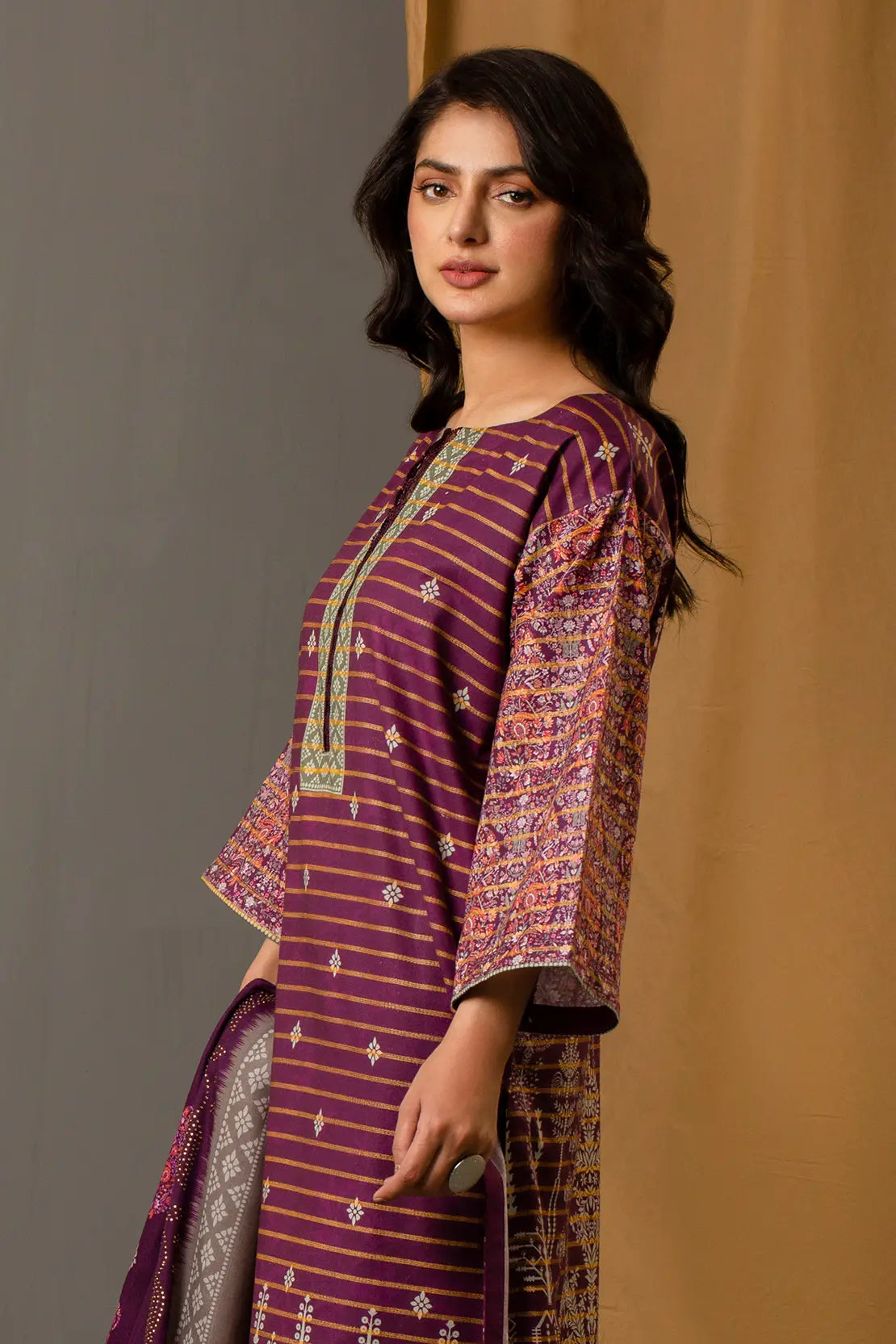 3 Piece – Premium Printed Khadar – 8345