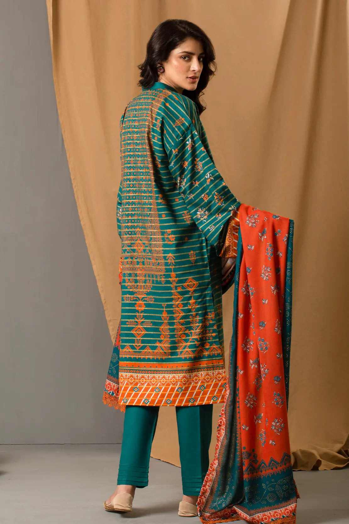 3 Piece – Premium Printed Khadar – 8346
