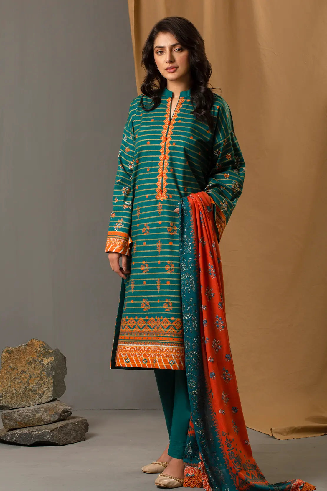 3 Piece – Premium Printed Khadar – 8346
