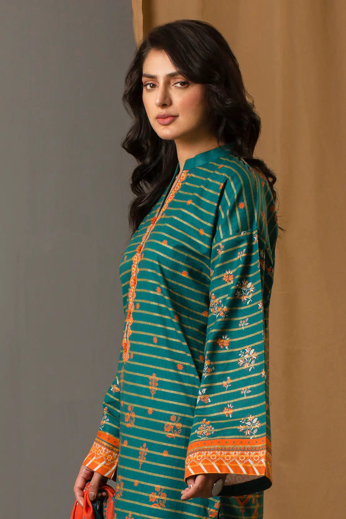 3 Piece – Premium Printed Khadar – 8346