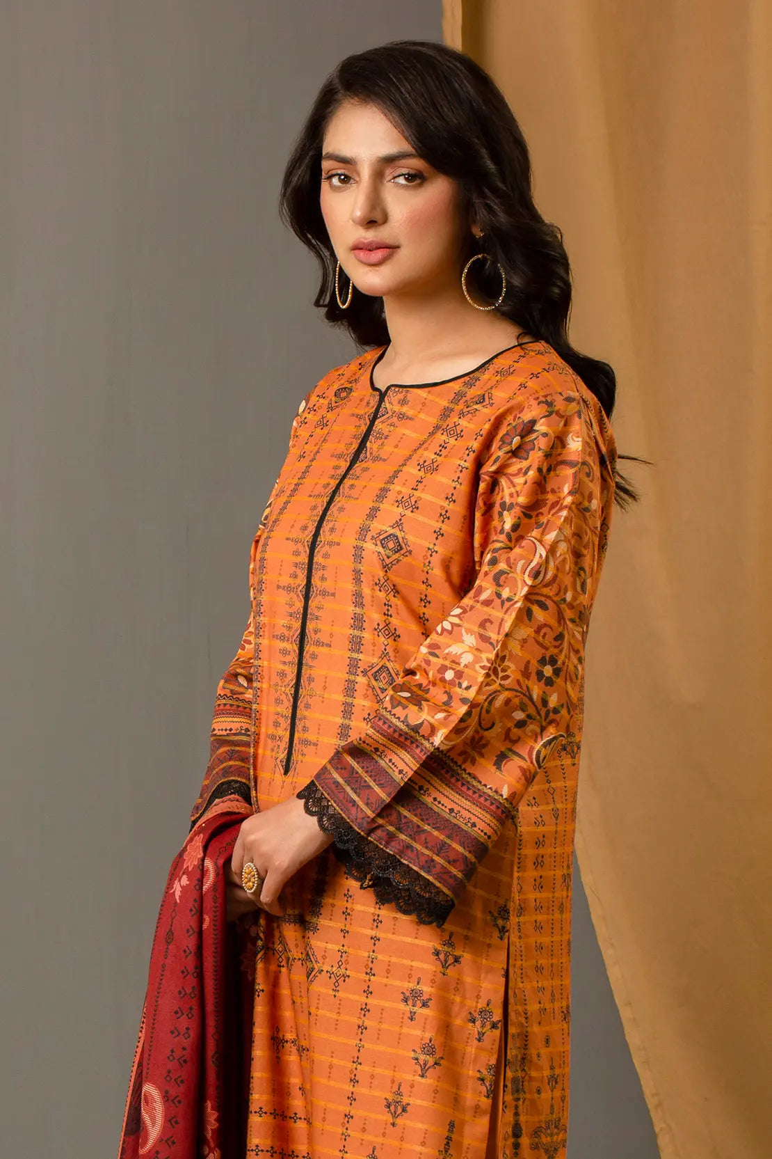 3 Piece – Premium Printed Khadar – 8347