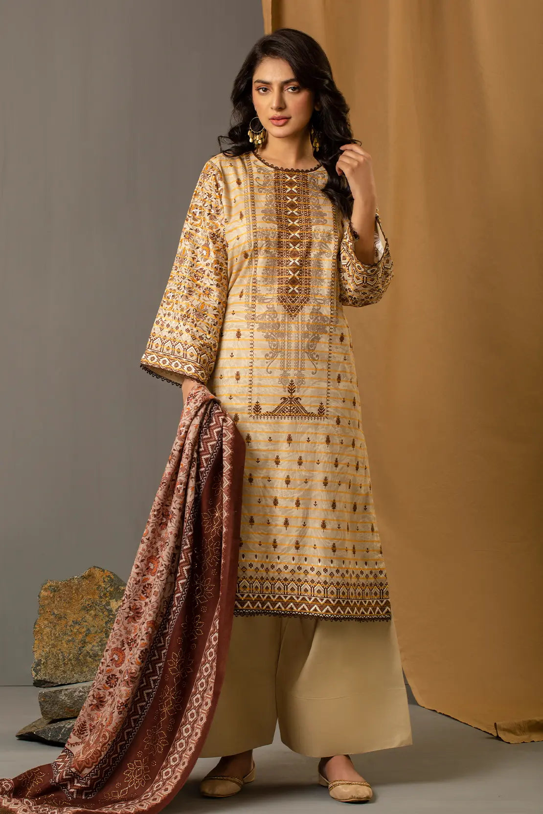 3 Piece – Premium Printed Khadar – 8349