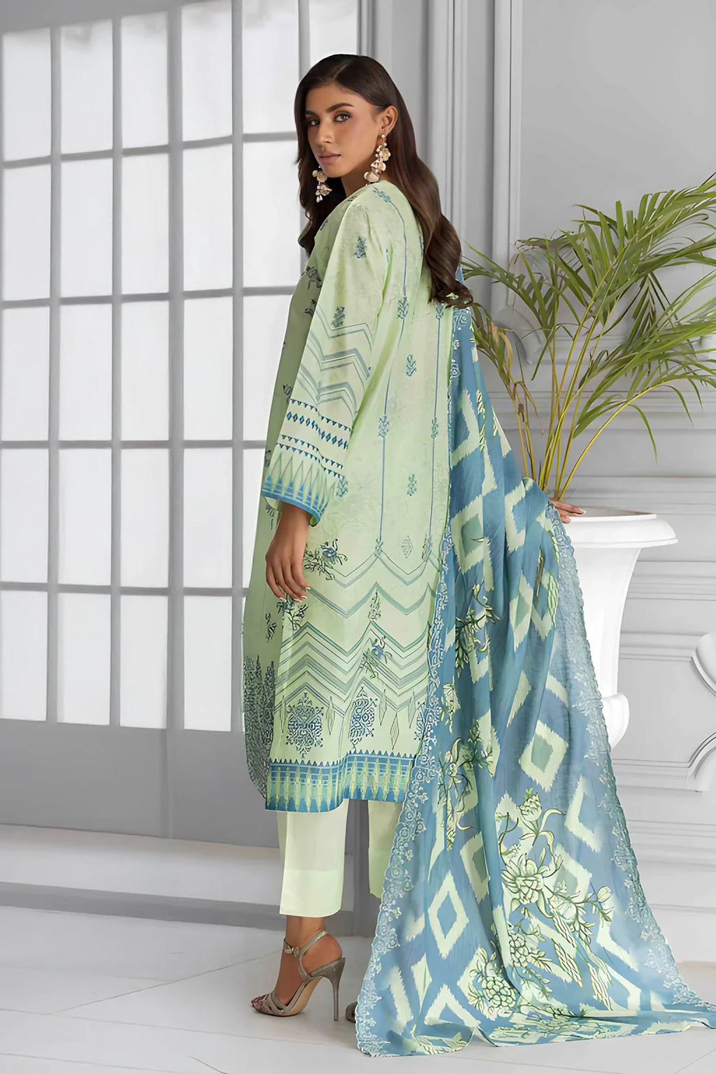 Rashid | Kaira Embroidered Lawn | 9193