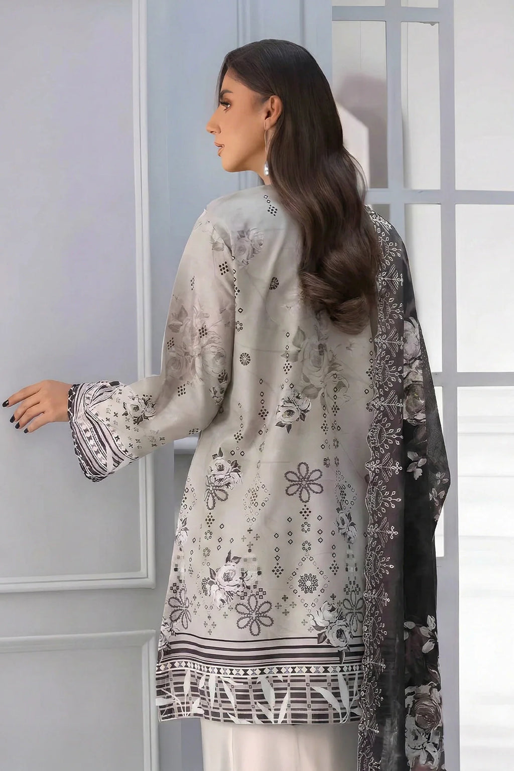 Rashid | Kaira Embroidered Lawn | 9194