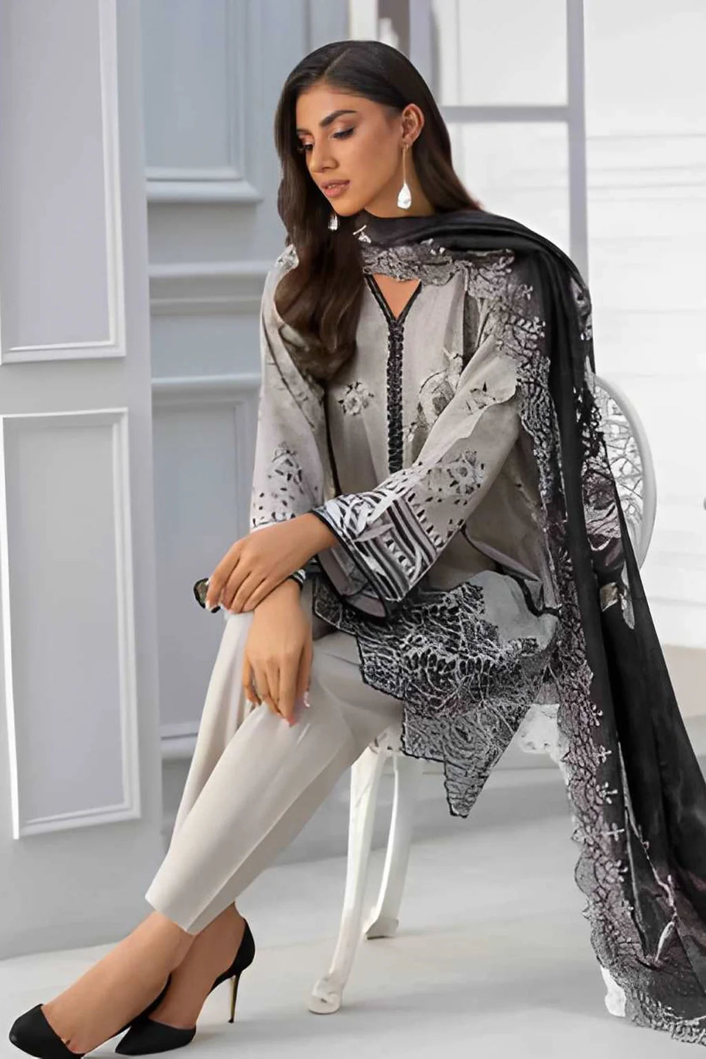 Rashid | Kaira Embroidered Lawn | 9194