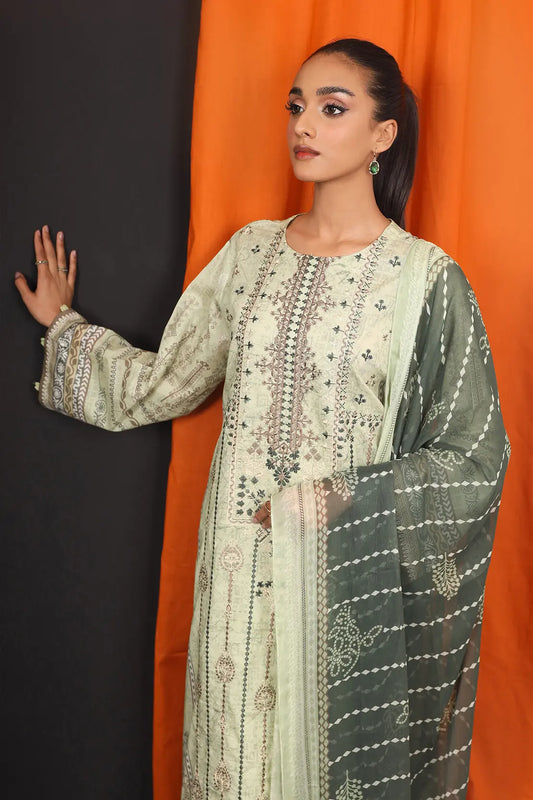 3 Piece - Embroidered Lawn - 8135