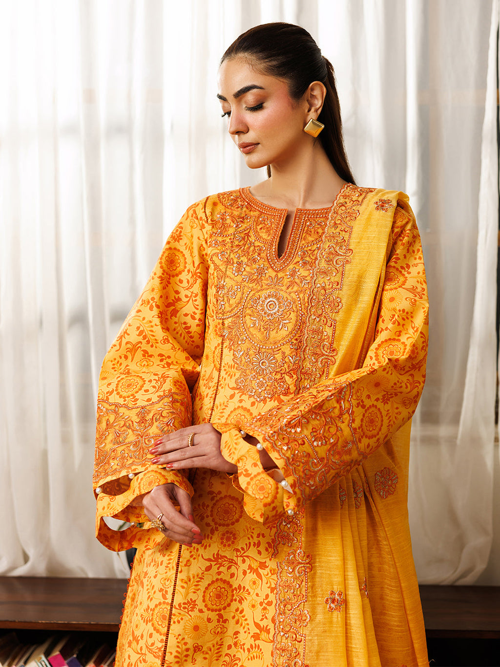 Mahnur | Leila 3 PC Lawn '26 | L-07