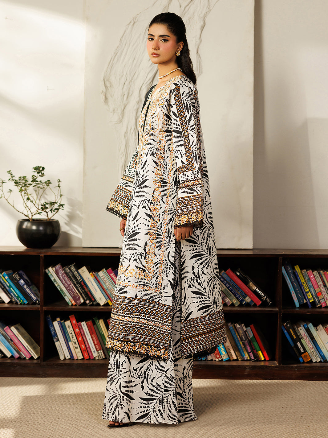Mahnur | Leila 3 PC Lawn '26 | L-08