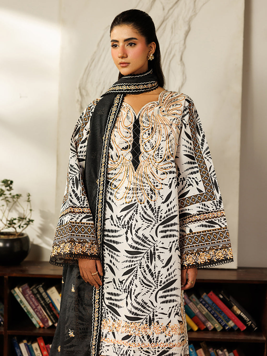 Mahnur | Leila 3 PC Lawn '26 | L-08