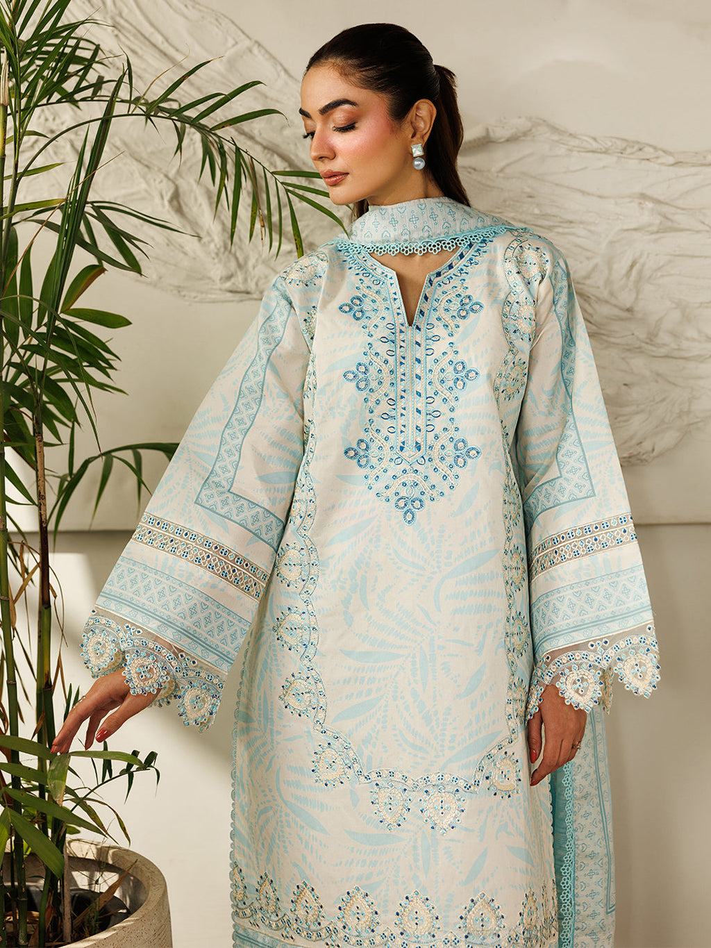 Mahnur | Leila 3 PC Lawn '26 | L-10