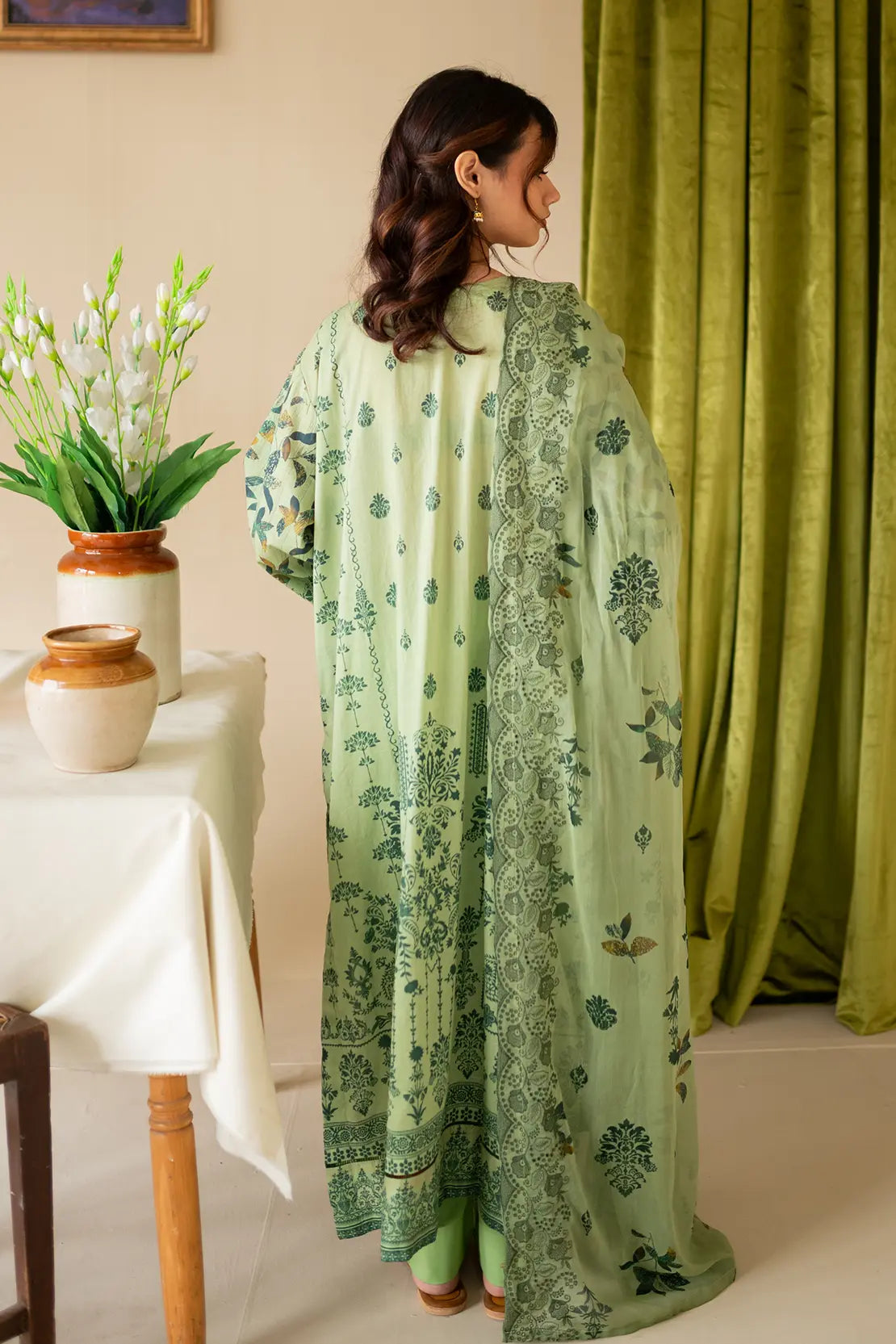 3 Piece - Embroidered Luxury Lawn - 8143
