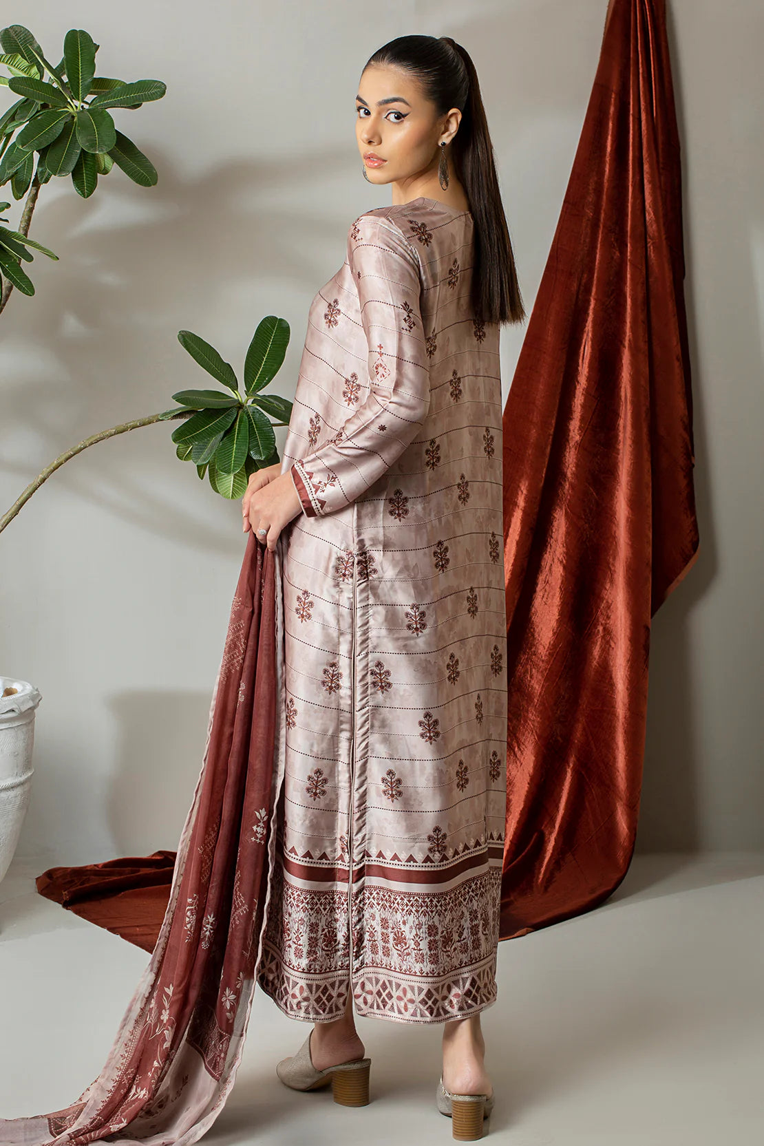 3 Piece – Digitally Printed Silk  – 8282