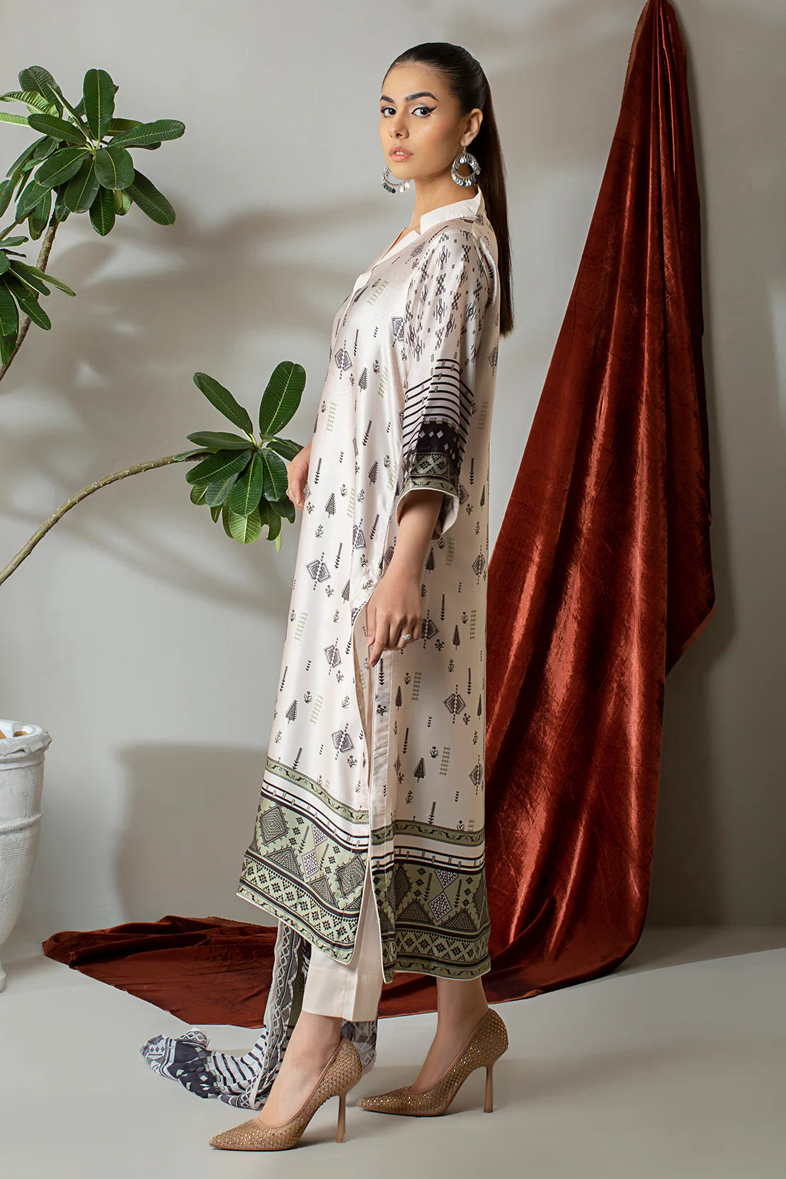 3 Piece – Digitally Printed Silk  – 8285