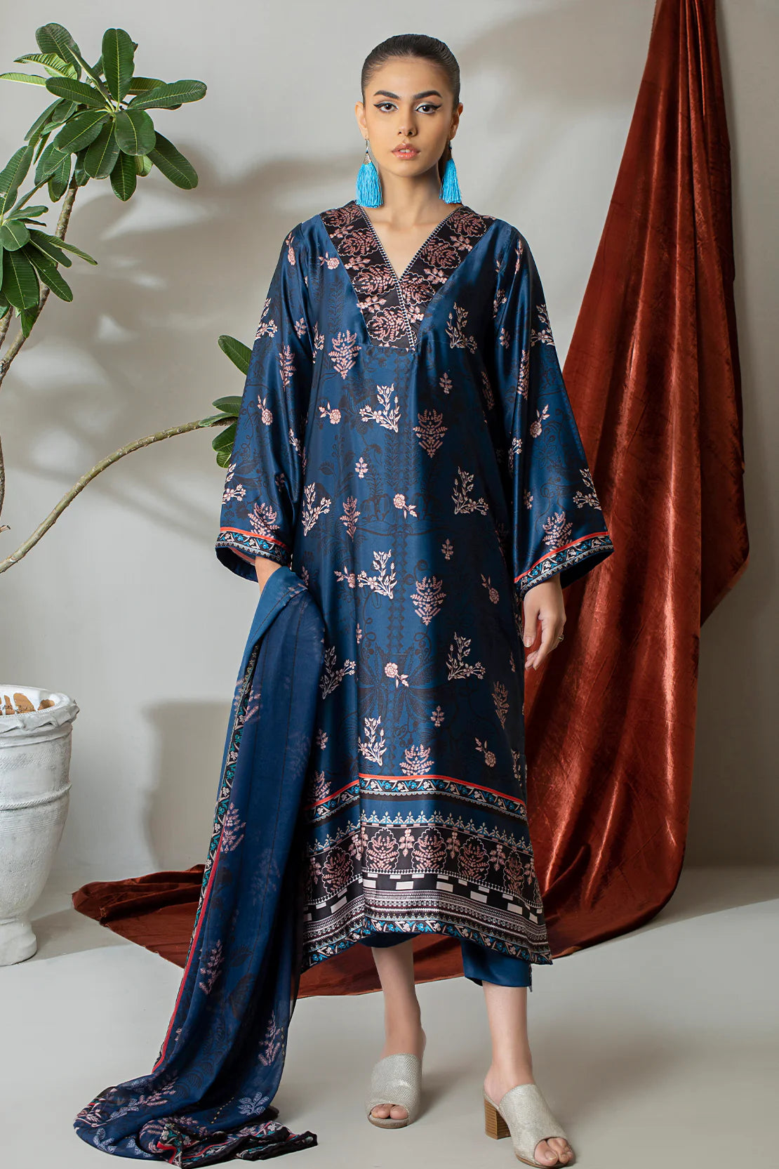 3 Piece – Digitally Printed Silk  – 8287