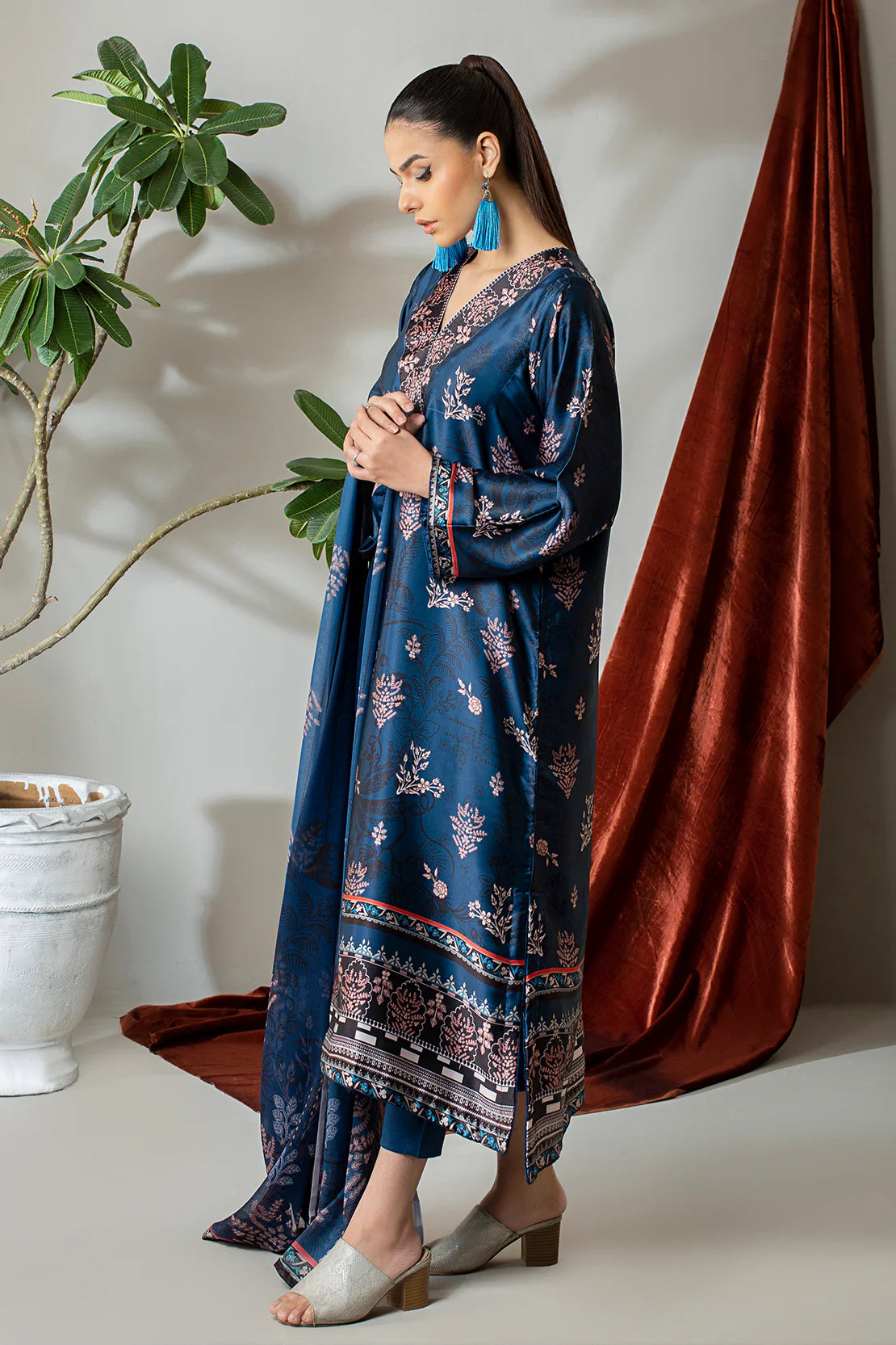 3 Piece – Digitally Printed Silk  – 8287