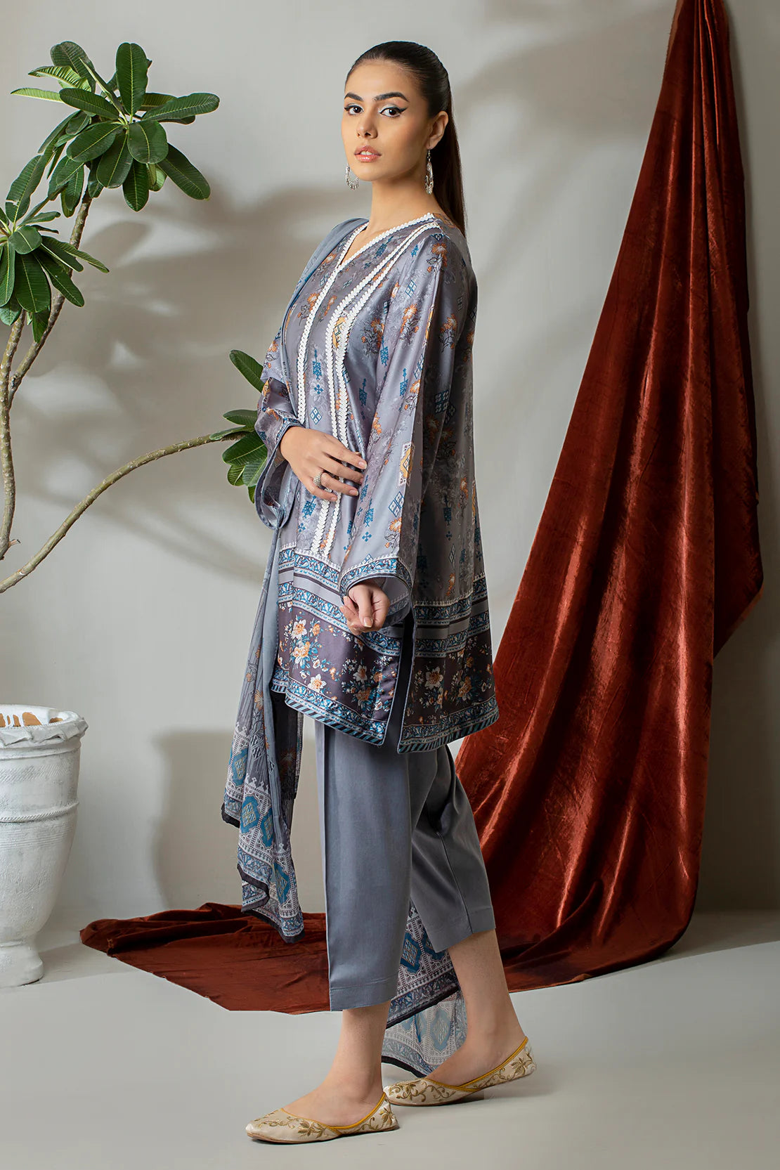 3 Piece – Digitally Printed Silk  – 8288