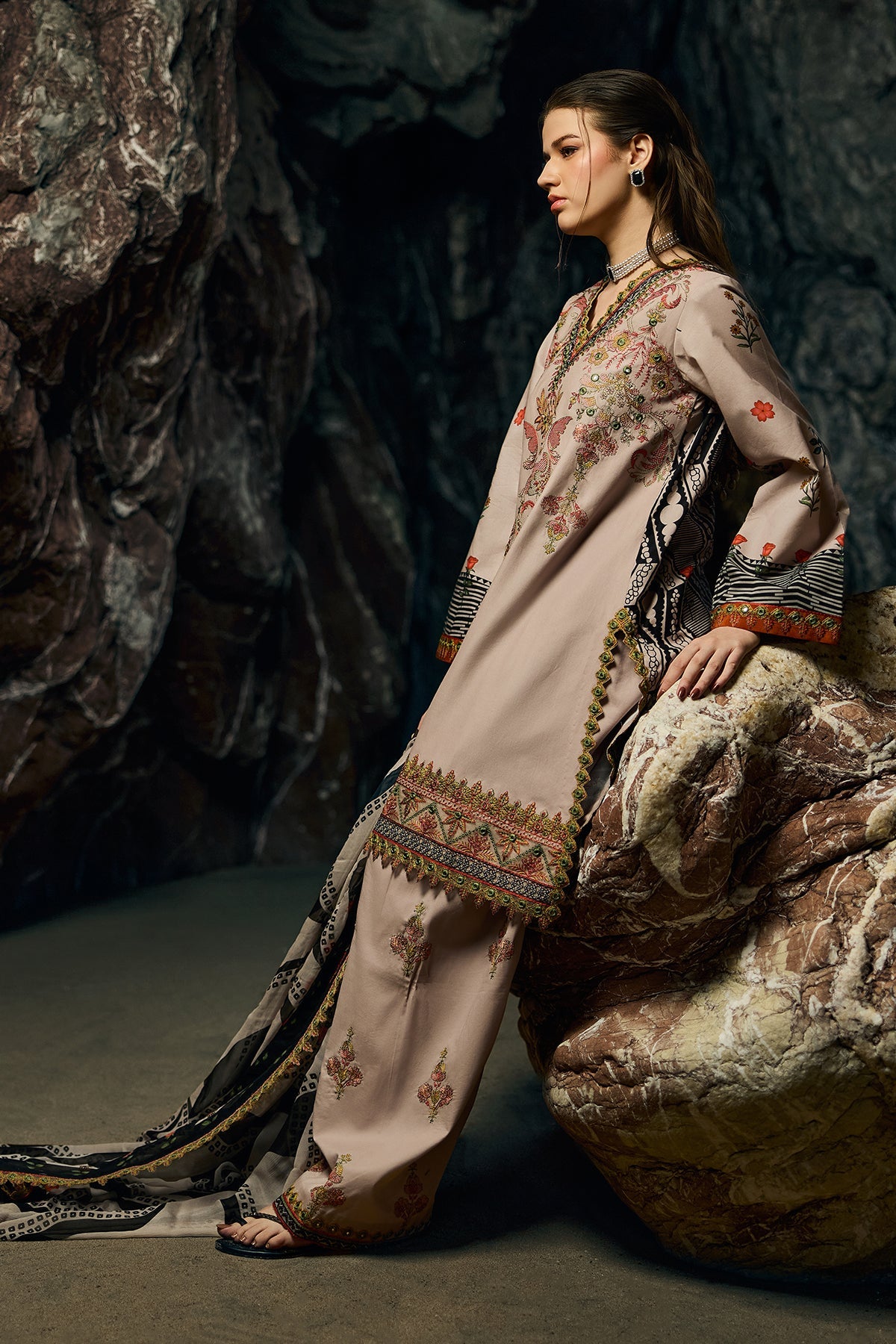 Charizma | SunShine - Vol 1 '26 - 3 PC Embroidered Lawn | CSN6-07