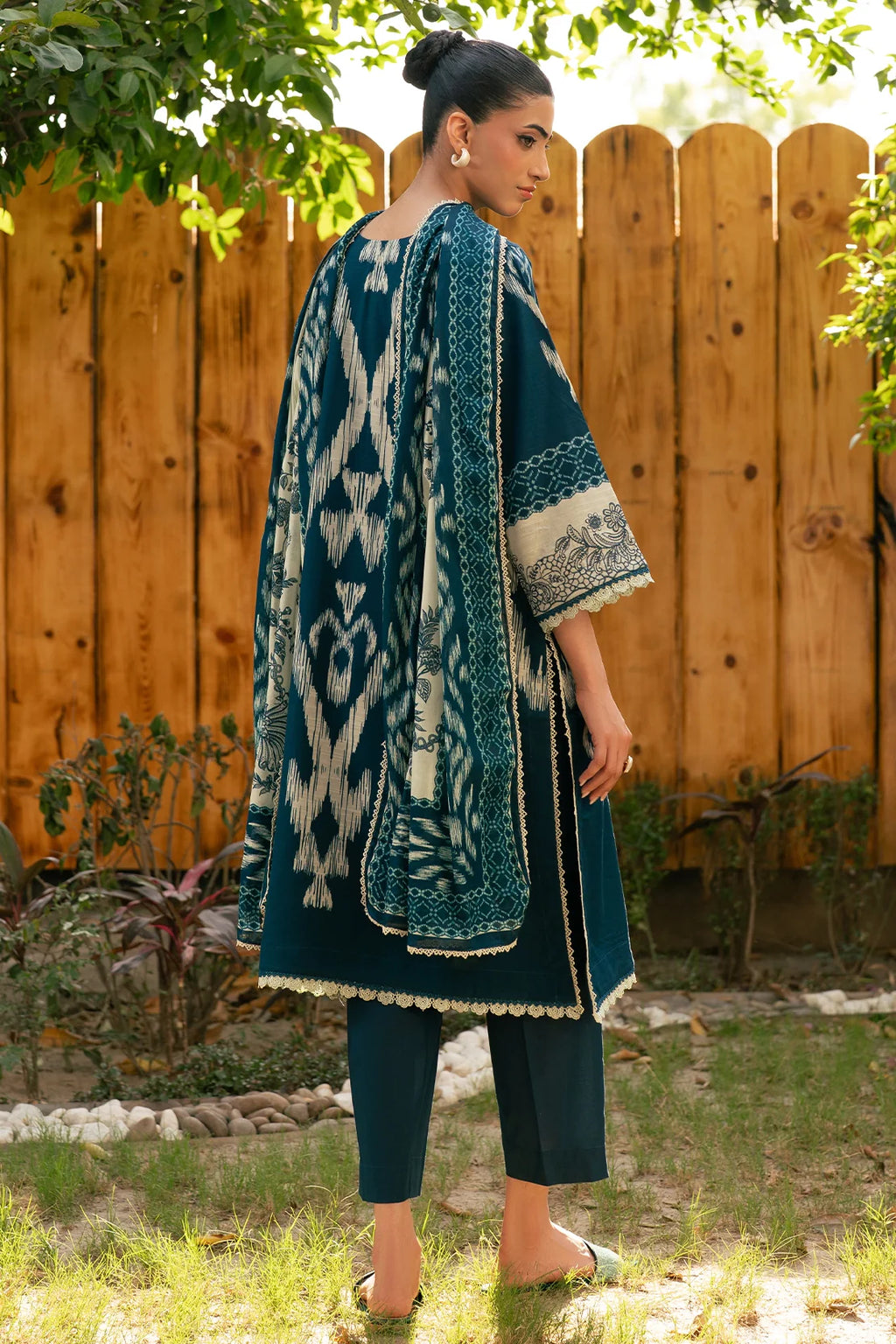 Rashid | Orissa Permium Embroidered Lawn | 3752
