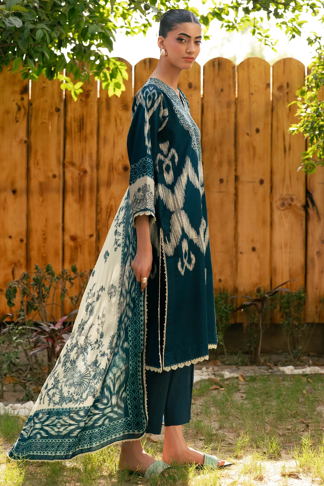 Rashid | Orissa Permium Embroidered Lawn | 3752