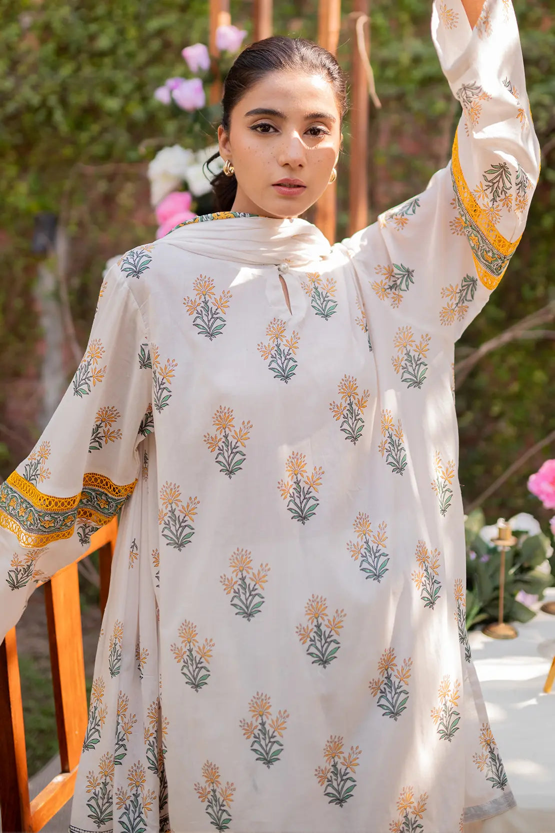 3 Piece - Digitally Printed Lawn - 8764