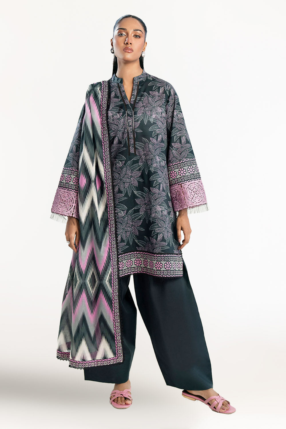 Gul Ahmed | Embroidered Lawn - 3 Piece | CL-62009