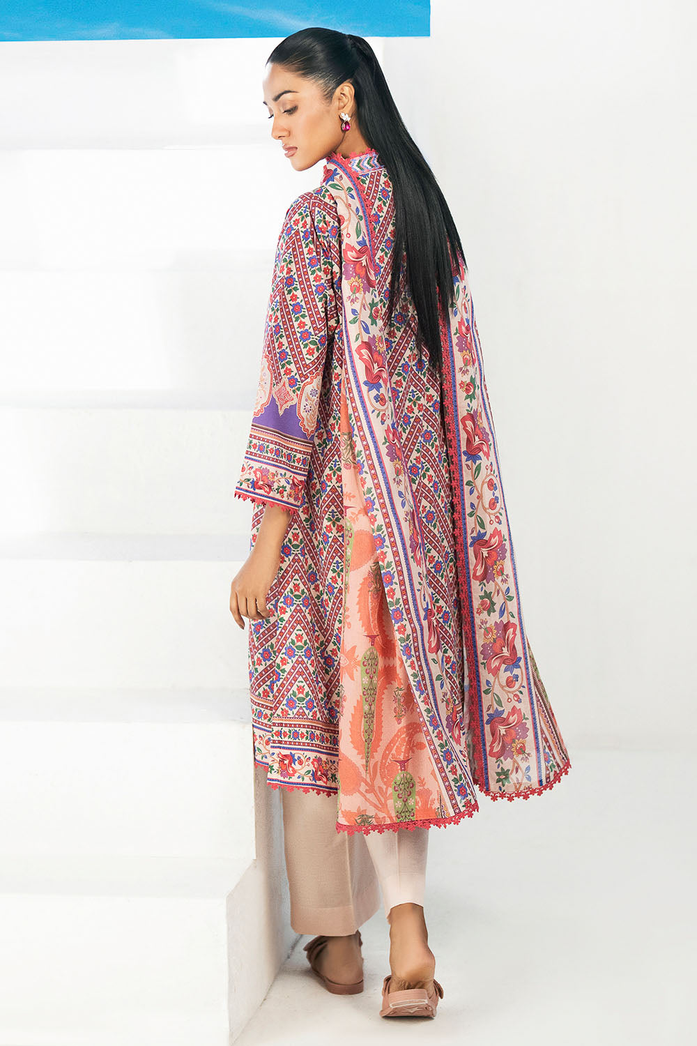 Gul Ahmed | Embroidered Lawn - 3 Piece | CL-62257