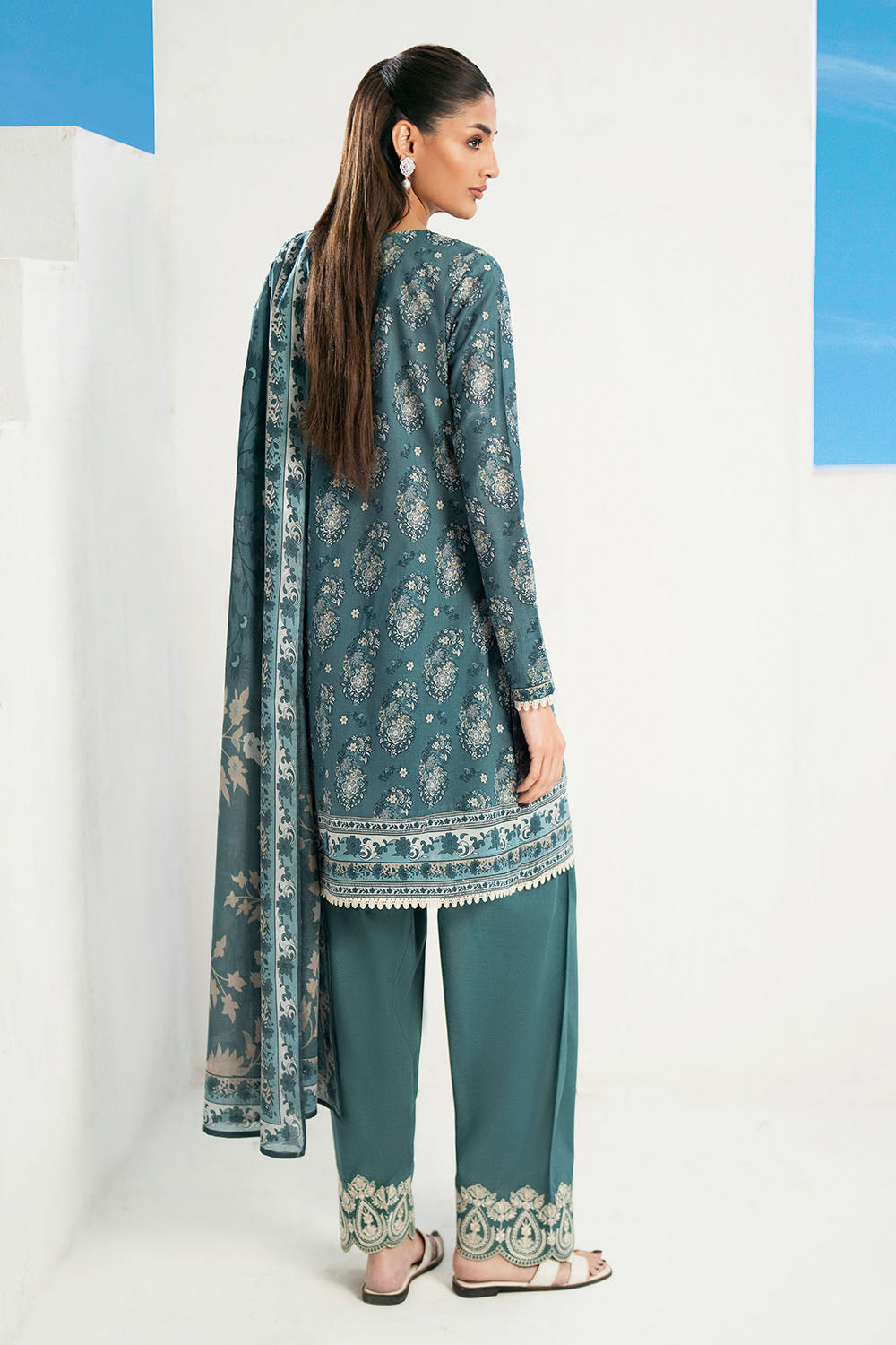 Gul Ahmed | Embroidered Lawn - 3 Piece | CL-62262