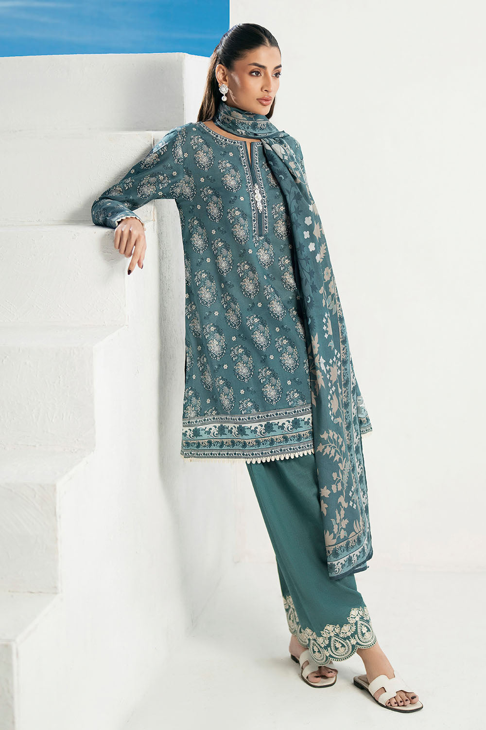 Gul Ahmed | Embroidered Lawn - 3 Piece | CL-62262