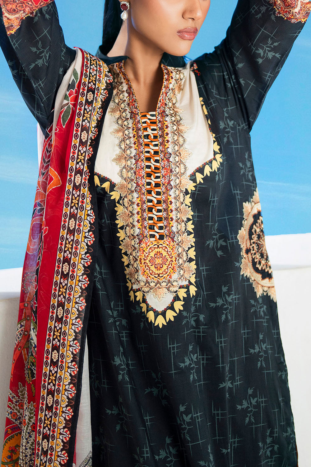 Gul Ahmed | Embroidered Lawn - 3 Piece | CL-62267