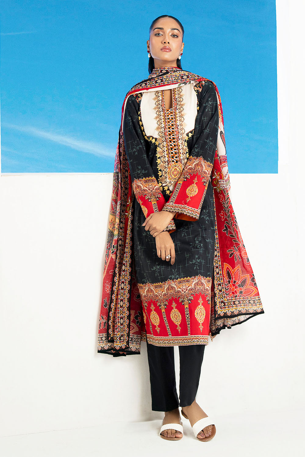 Gul Ahmed | Embroidered Lawn - 3 Piece | CL-62267