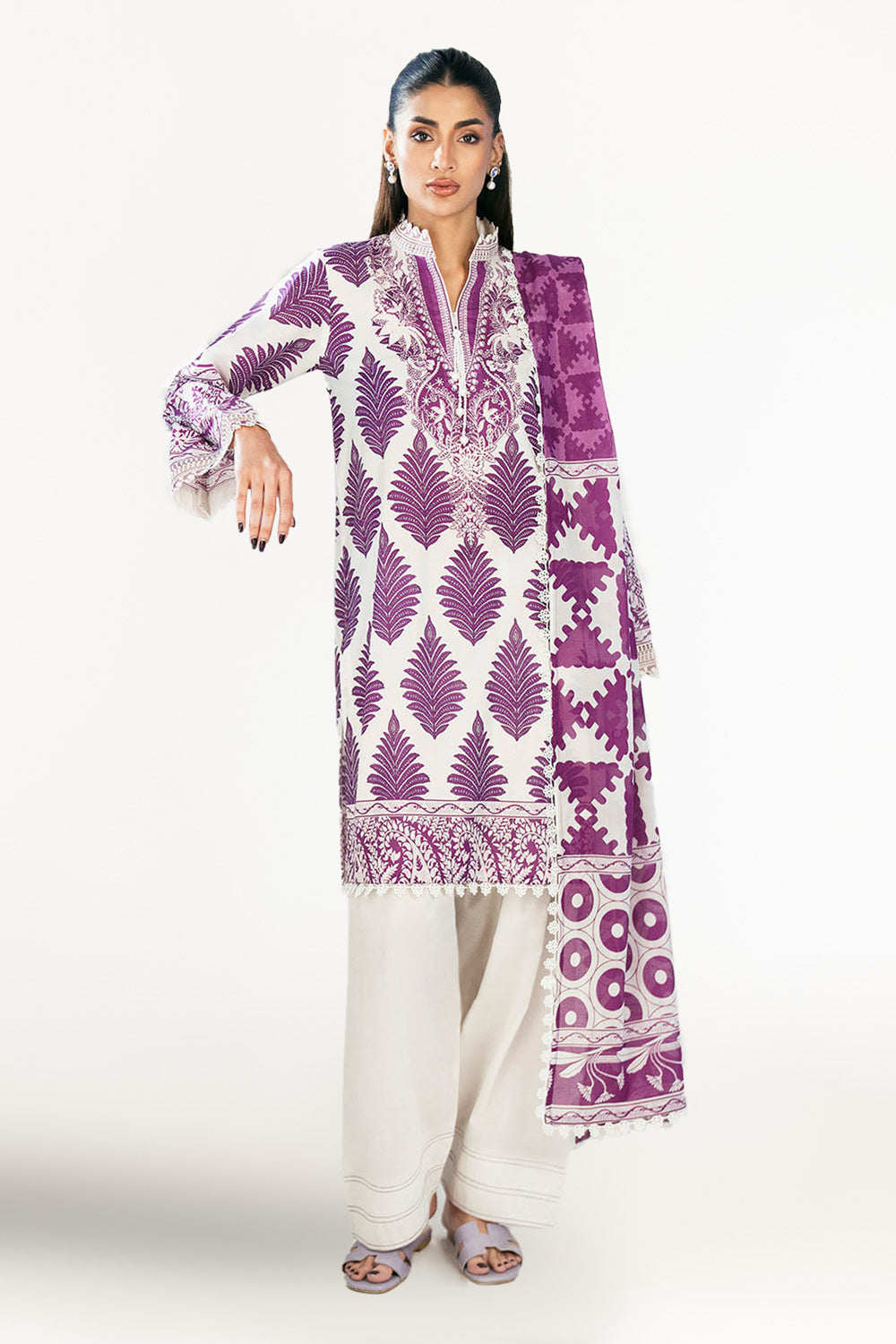Gul Ahmed | Embroidered Lawn - 3 Piece | CL-62269