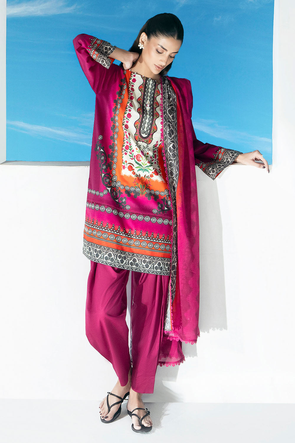 Gul Ahmed | Embroidered Lawn - 3 Piece | CL-62304