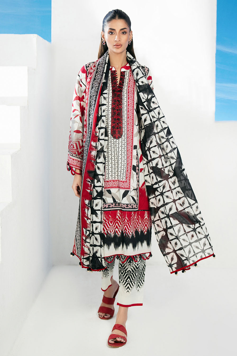 Gul Ahmed | Embroidered Lawn - 3 Piece | CL-62227