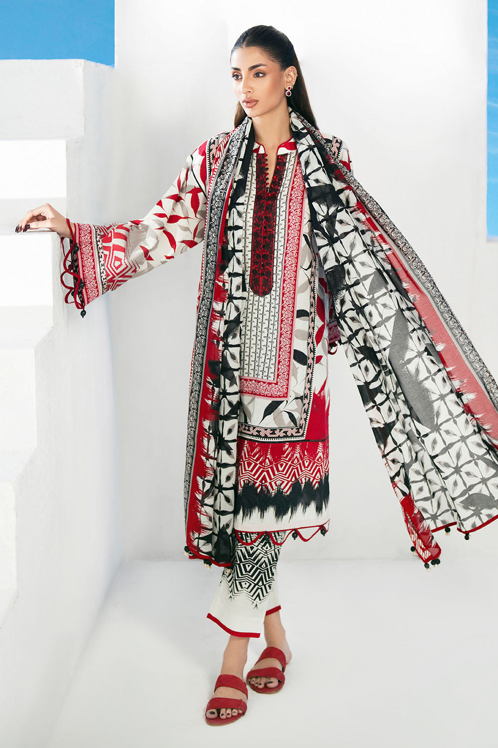 Gul Ahmed | Embroidered Lawn - 3 Piece | CL-62227