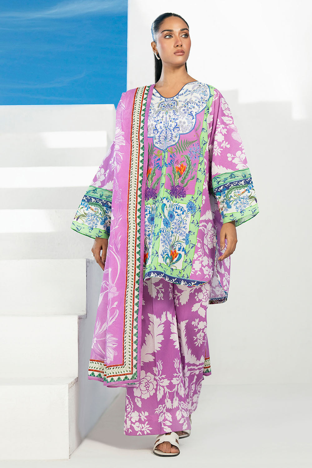Gul Ahmed | Embroidered Lawn - 3 Piece | CL-62228