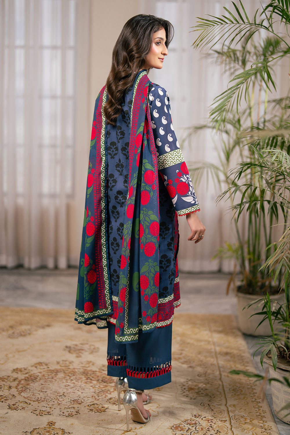 Gul Ahmed | Botanical 26' - 3 Piece Printed Lawn | CH-62001