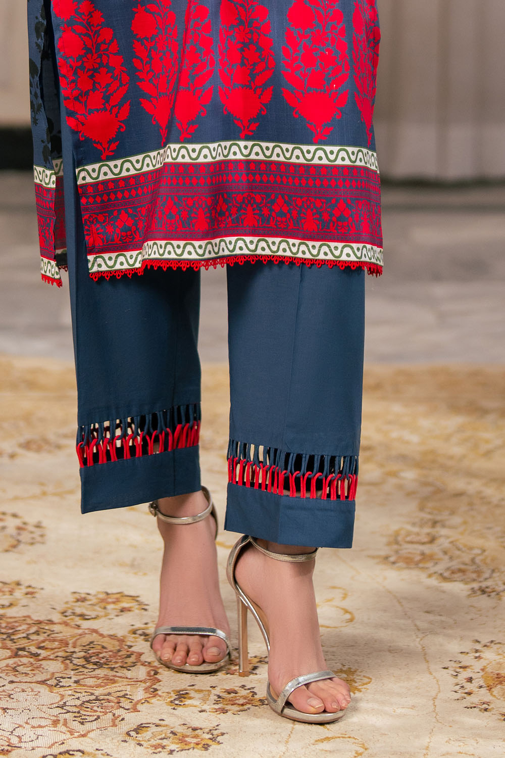 Gul Ahmed | Botanical 26' - 3 Piece Printed Lawn | CH-62001