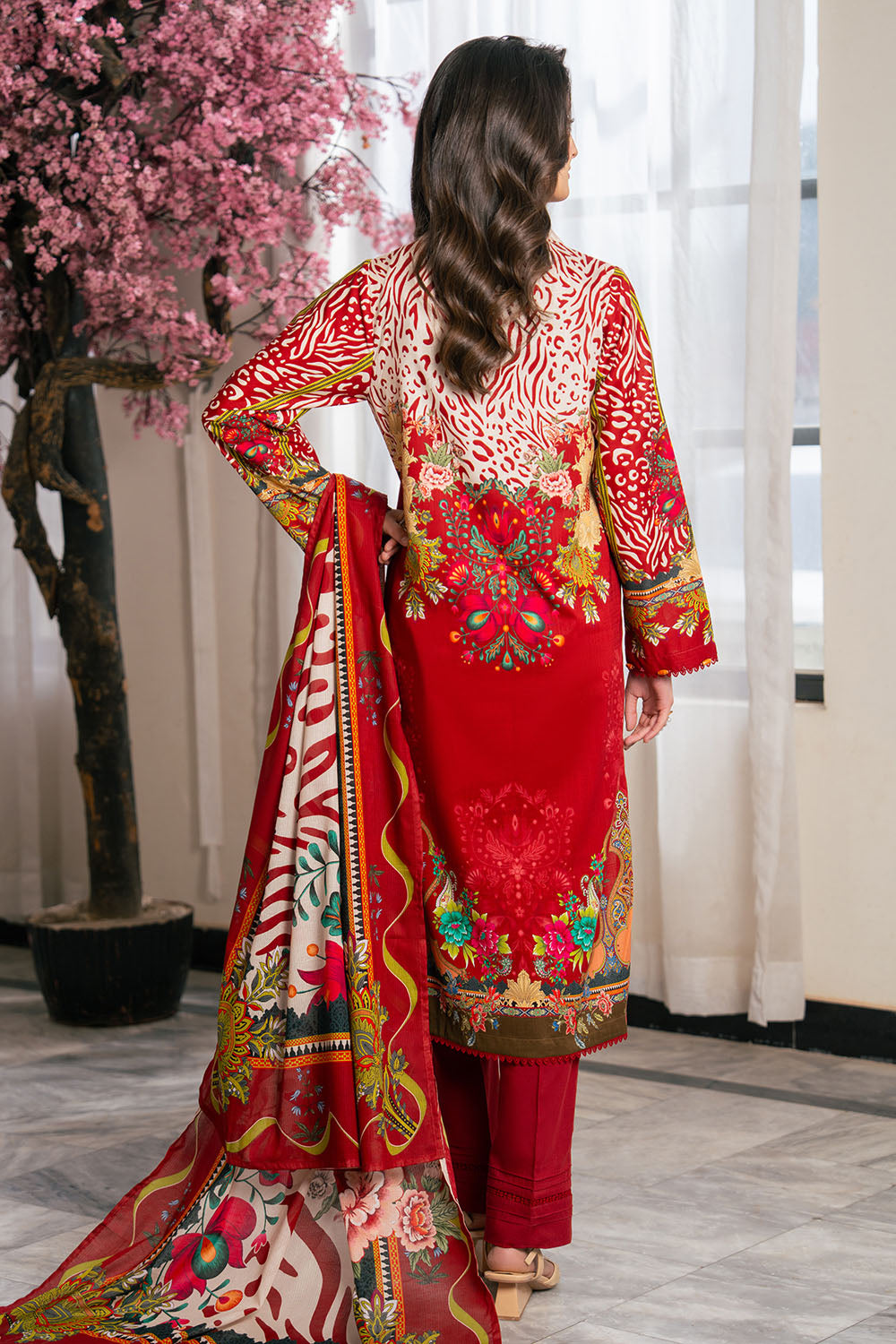 Gul Ahmed | Botanical 26' - 3 Piece Printed Lawn | CH-62009