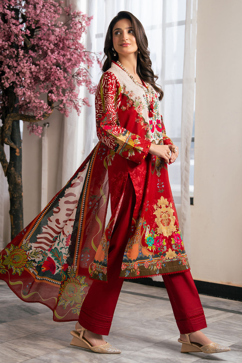 Gul Ahmed | Botanical 26' - 3 Piece Printed Lawn | CH-62009