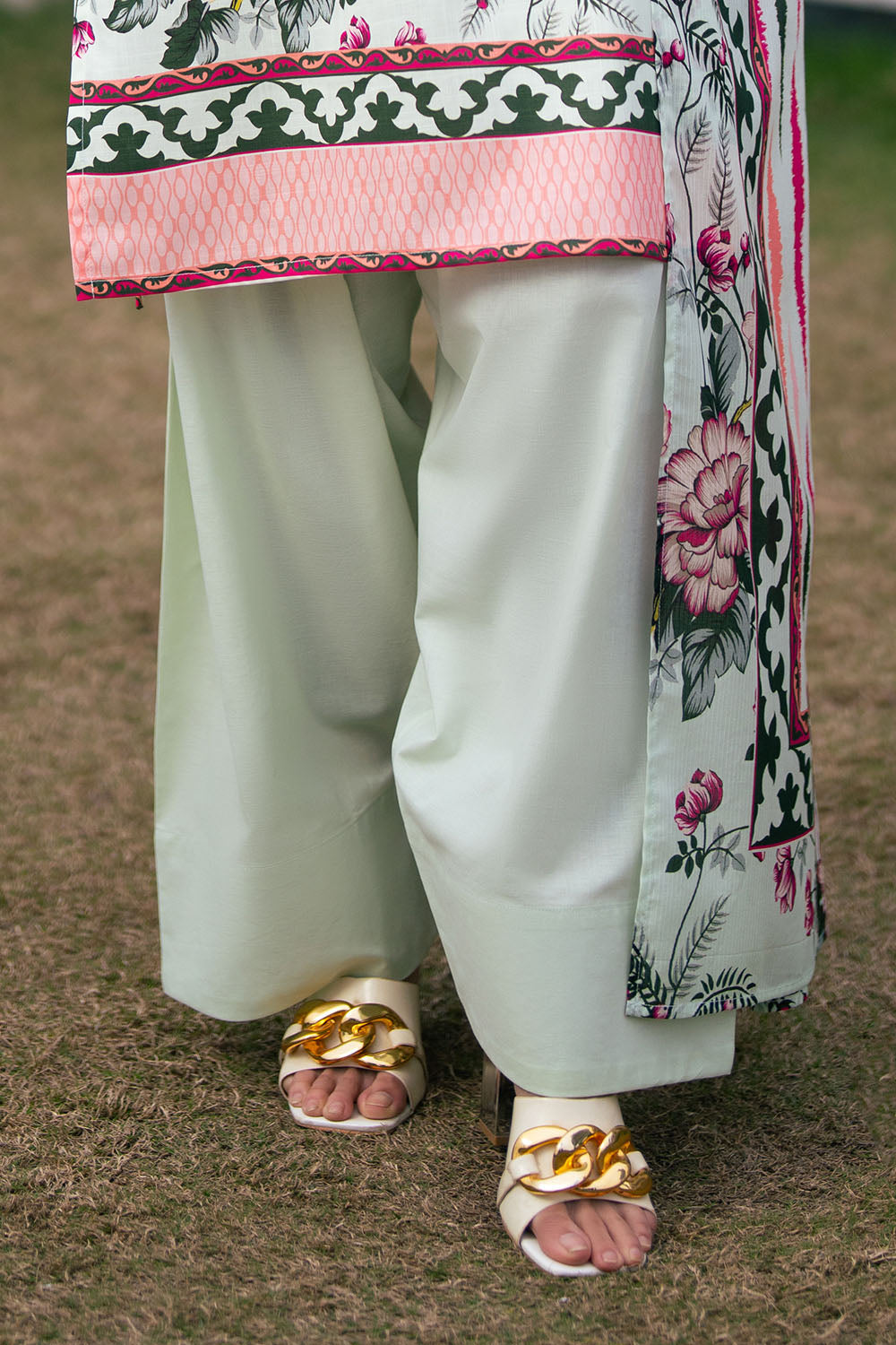 Gul Ahmed | Botanical 26' - 3 Piece Printed Lawn | CH-62010